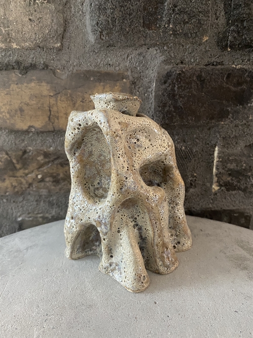 Keramik skulptur af Sander Calundan